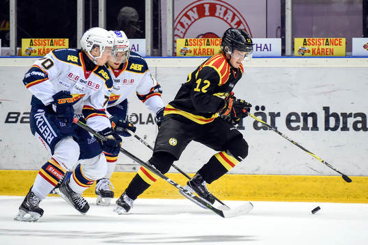Brynäs Samuel Asklöf och Djurgårdens Marcus Davidsson
