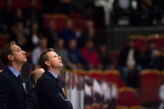 Djurgårdens tränare Robert Ohlsson inväntar