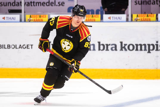 Brynäs Mikael Johansson före ishockeymatchen i SHL mellan