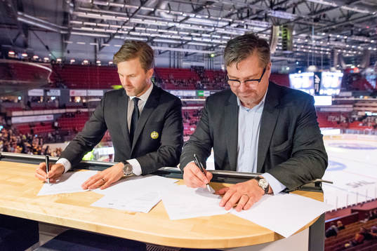Brynäs vice klubbdirektör Johan Cahling och
