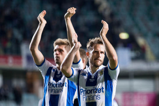 IFK Göteborgs Mikael Boman och Tobias Hysén tackar publiken