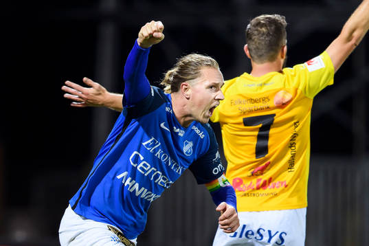 Norrbys Marcus Översjö jublar efter 1-3
