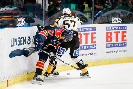 Djurgårdens Linus Johansson  och Skellefteås Emil Djuse