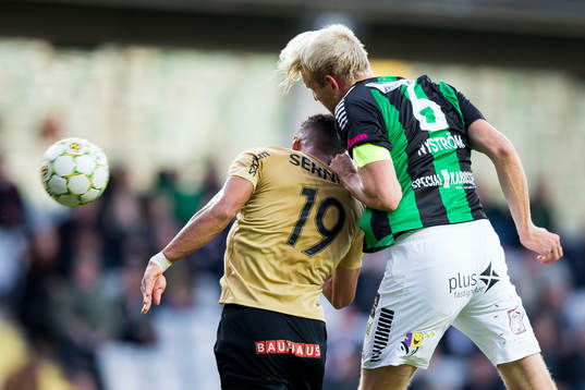 GAIS Carl Nyström i nickduell med Brommapojkarnas Kevin