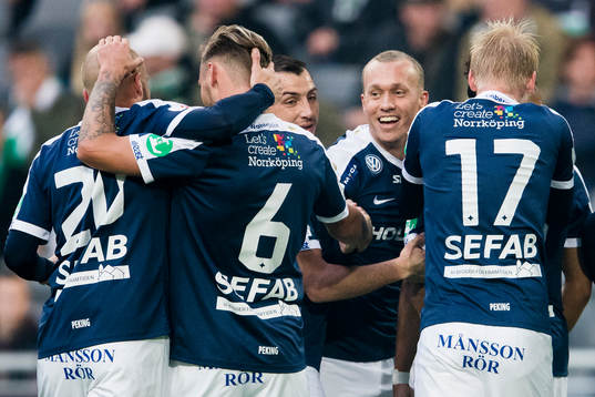Norrköpings Daniel Sjölund, Linus Wahlqvist, Nikola Tkalcic, Gudmundur Thorarinsson och Karl Holmberg jublar efter 0-1