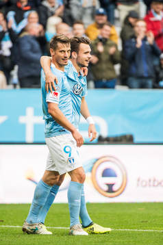 Malmö FFs Markus Rosenberg och Andreas Vindheim jublar efter 2-0