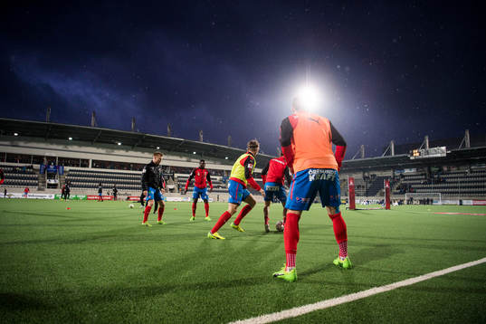 Helsingborgs spelare värmer upp på Gavelvallen