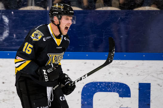 Panterns Alex Wemmenborn jublar