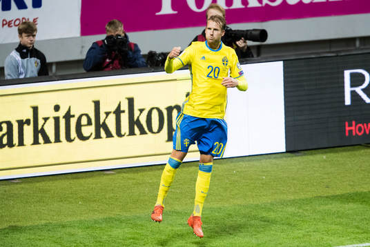 Sveriges Ola Toivonen jublar