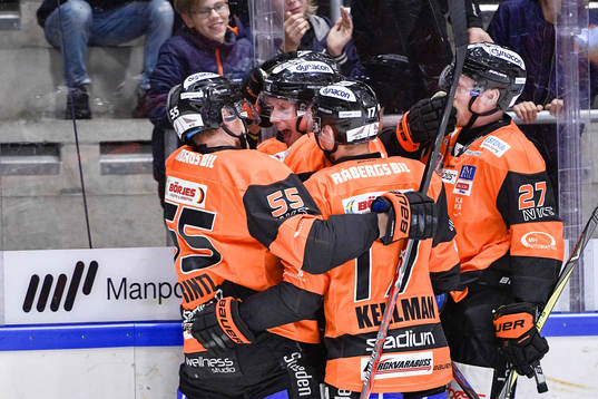 Karlskronas spelare jublar