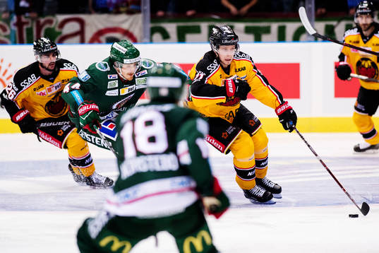 Frölundas Pontus Widerström jagar Luleås Petter