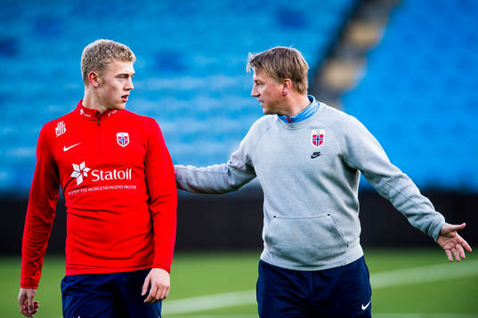 Henrik Bjørdal and Leif Gunnar Smerud, head coach of Norway,