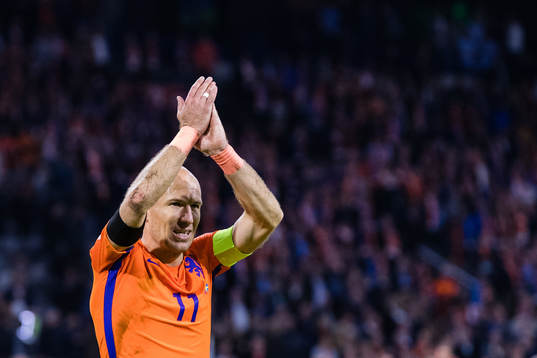 Hollands Arjen Robben tackar publiken