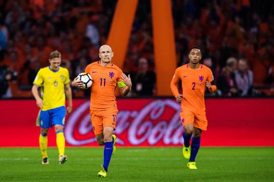 Hollands Arjen Robben jublar efter 1-0