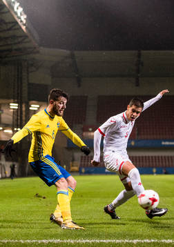 Sveriges Erdal Rakip och Maltas Matthew Guillaumier