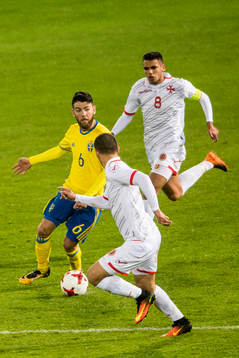 Sveriges Erdal Rakip och Maltas Jake Grech