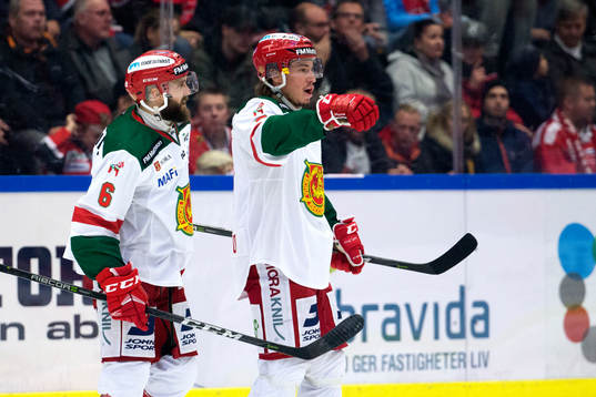 Moras Steven Seigo och Robin Johansson jublar