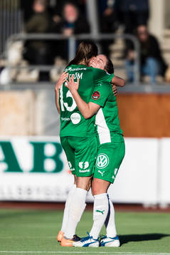Hammarbys Alma Nygren jublar med Madeleine Tegström