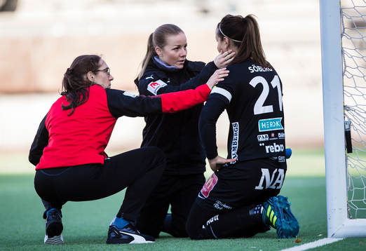 Örebros målvakt Carola Söberg har skadat sig
