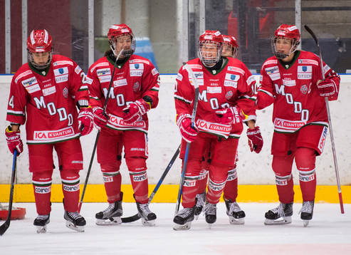 Modos Michela Cava, Kaitlyn Tougas, Jenelle Kohanchuk och