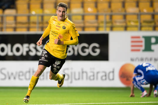 Elfsborgs Lasse Nilsson jublar efter att gjort 2-1