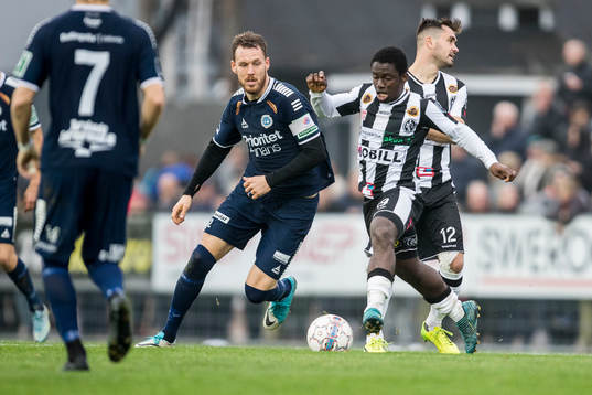 Utsiktens Anders Mogren och Landskronas Thierry Zahui