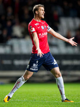 Örgrytes Johan Hammar jublar efter sitt 1-1 mål