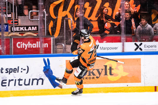 Karlskronas Emil Lundberg jublar