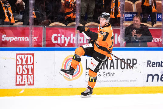 Karlskronas Emil Lundberg jublar