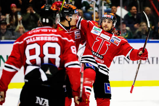 Örebros Jonathan Andersson jublar