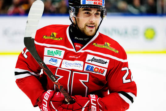 Örebros Jonathan Andersson jublar