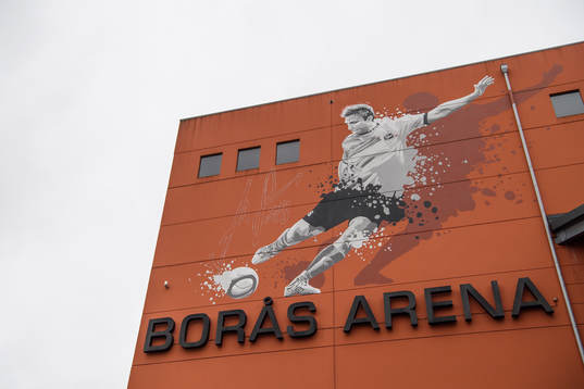 Väggmålning 2 på Borås arena med Anders Svensson