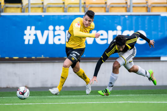 Elfsborgs Aleksandar Ceganjac och AIK’s Claus Emilio Royo