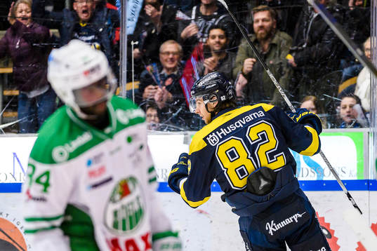 s Kevin Stenlund jublar