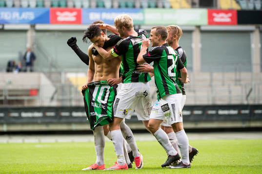 GAIS Luka Mijaljevic, Carl Nyström, Carl Wede och Niclas Andersén jublar