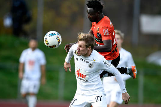 Landskronas Edafe Egbedi och Oskarshamns Eric Persson i