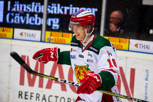 Moras Emil Aronsson jublar