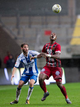 Östersunds Salisu Abdullahi Gero mot IFK Göteborgs Emil