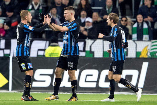 Sirius Christer Gustafsson, Jesper Arvidsson  och Shkodran Maholli jublar efter 2-1