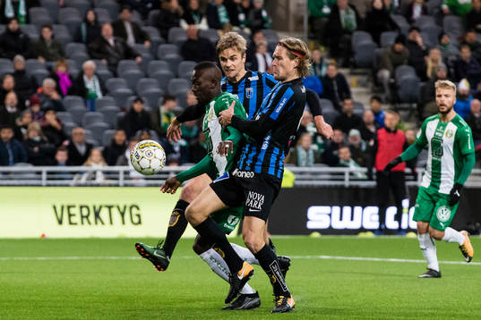 Hammarbys Pa Amat Dibba utmanar Sirius Oscar Pehrsson och