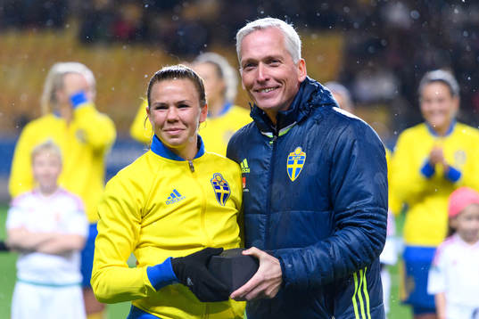 Sveriges Jessica Samuelsson hyllas för att hon gjort 50