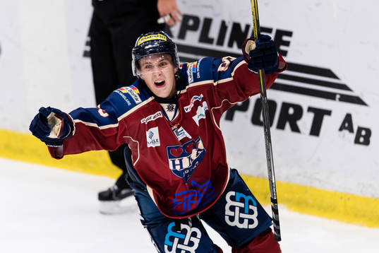 Halmstads Martin Pärna jublar