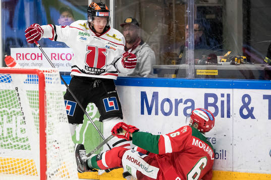 Örebros Tom Wandell och Moras Steven Seigo  i