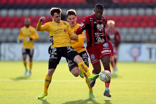 Östersunds Salisu Abdullahi Gero och Elfsborgs Jörgen Horn