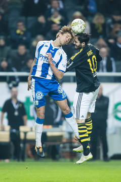 s Denni Avdic under fotbollsmatchen i Allsvenskan mellan AIK och IFK Göteborg den 30 Oktober 2017 i Stockholm. 