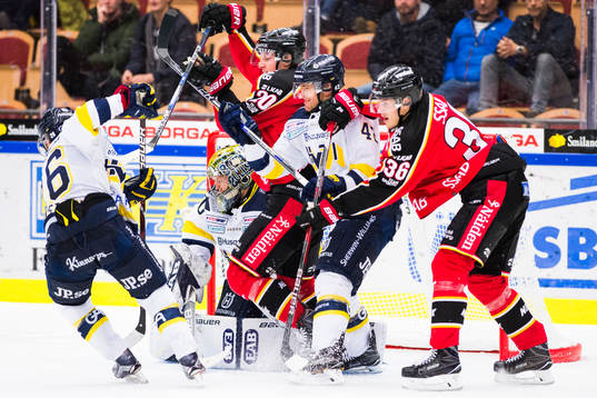 s Dylan Reese i närkamp