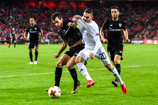 Athletic Bilbaos Inigo Lekue och Östersunds Gabriel Somi