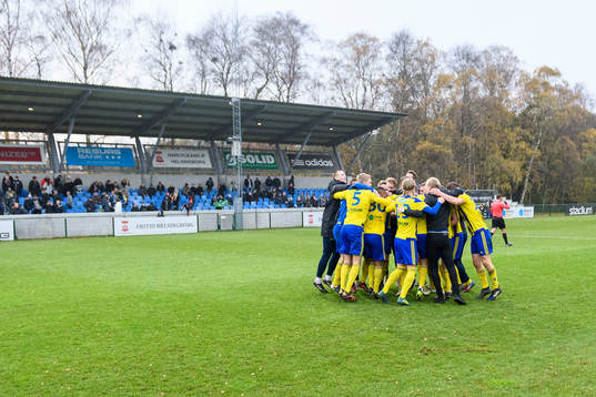 Eskilsminnes spelare jublar