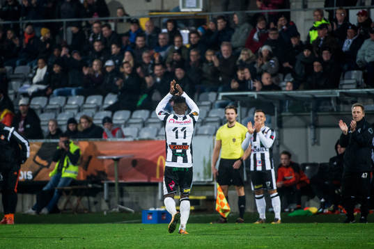 Landskronas Karim Sadat jublar när han byts ut