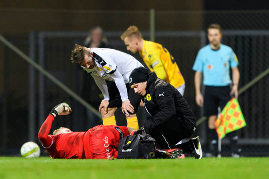 Frejs målvakt Ruben Åhman har gjort sig illa